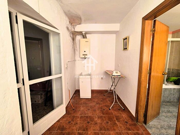 Casas en venta y pisos alquiler - 3