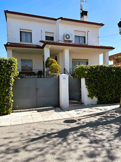 Casa en venta en Alovera, Guadalajara de 5 habitaciones