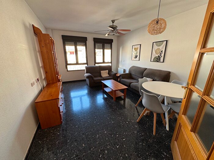 Casas en venta y pisos alquiler - 1