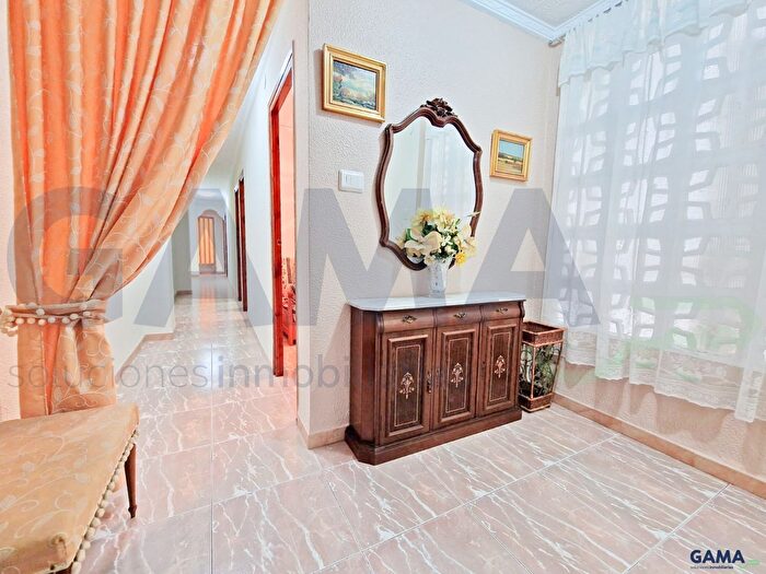 Casas en venta y pisos alquiler - 3
