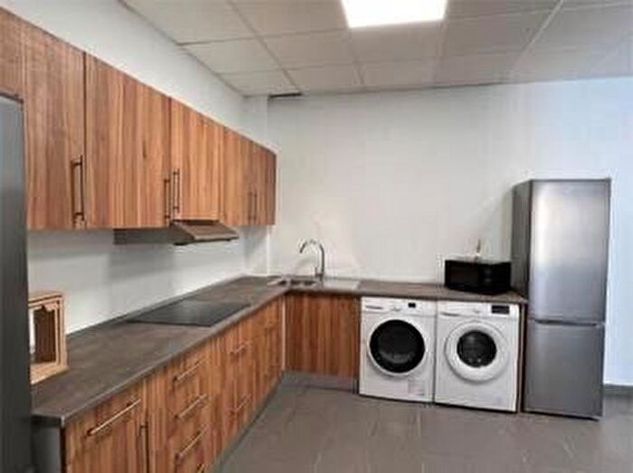 Piso en alquiler en Ofra Costa Sur, Buenos Aires Chamberí Las Moraditas de 6 habitaciones
