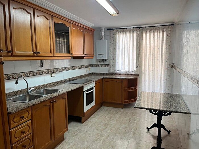 Casas en venta y pisos alquiler - 1