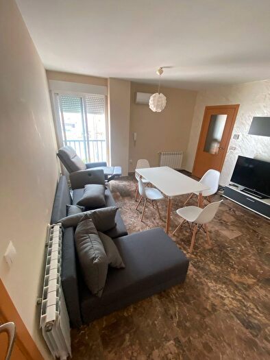 Casas en venta y pisos alquiler - 2