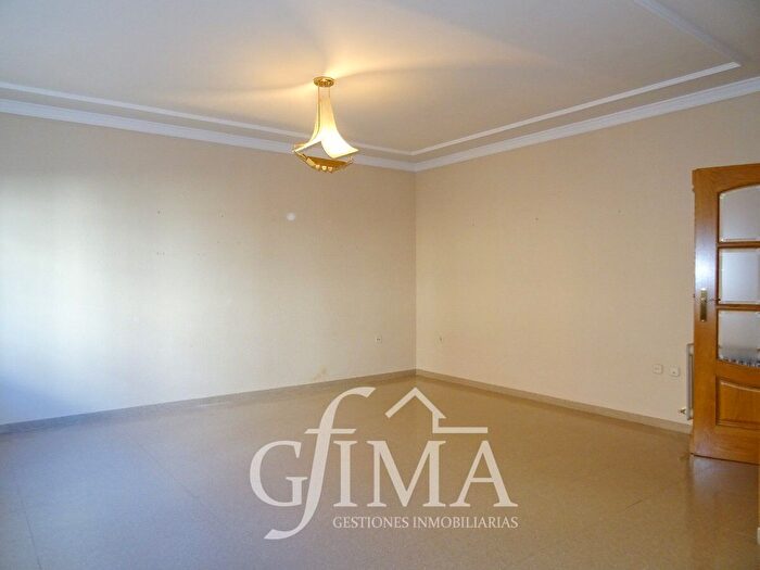 Casas en venta y pisos alquiler - 2
