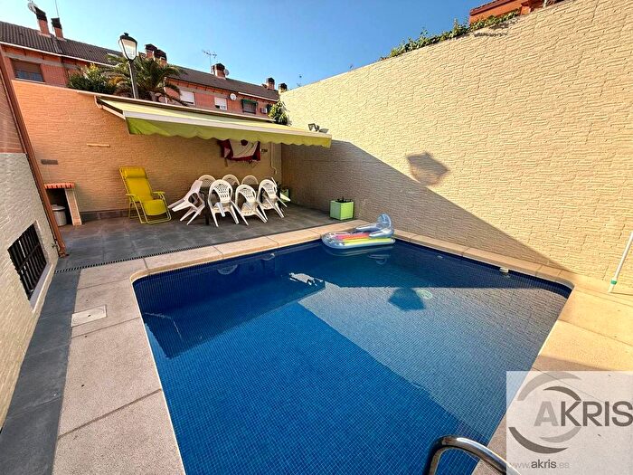 Casas en venta y pisos alquiler - 1