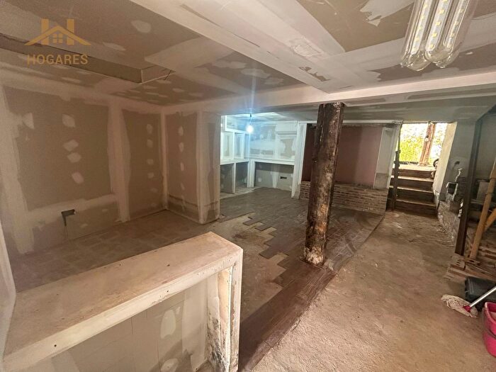 Casas en venta y pisos alquiler - 1