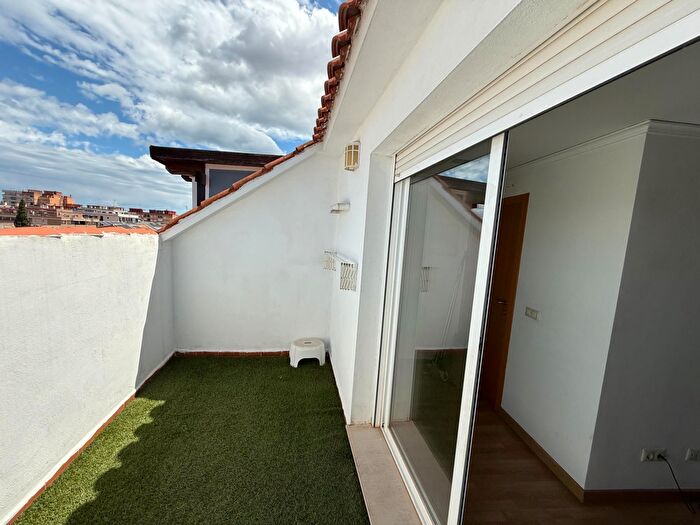 Casas en venta y pisos alquiler - 1