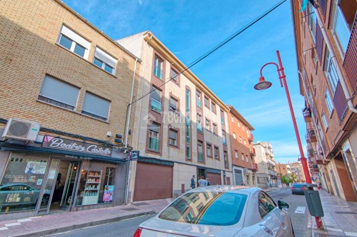 Casas en venta y pisos alquiler - 1