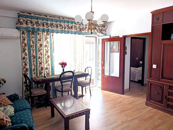 Casas en venta y pisos alquiler - 1