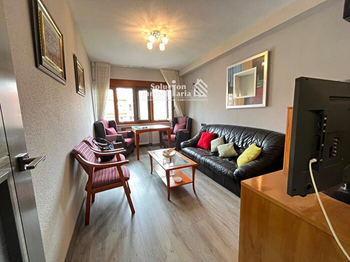 Casas en venta y pisos alquiler - 1