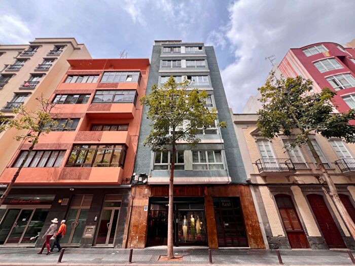 Casas en venta y pisos alquiler - 1