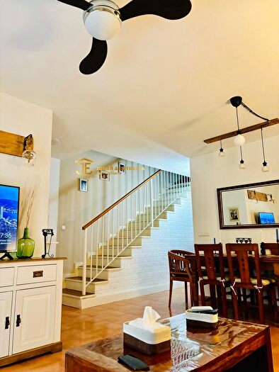 Casas en venta y pisos alquiler - 2