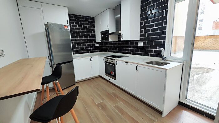 Casas en venta y pisos alquiler - 1