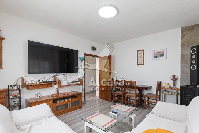 Casas en venta y pisos alquiler - 3