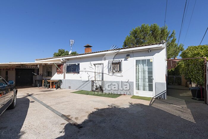 Casas en venta y pisos alquiler - 1