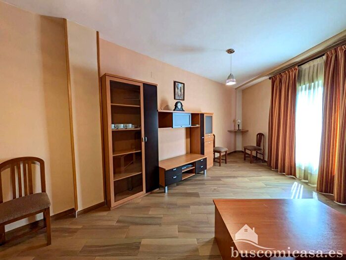 Casas en venta y pisos alquiler - 3