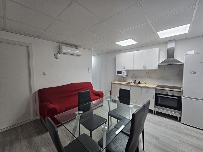 Casas en venta y pisos alquiler - 1