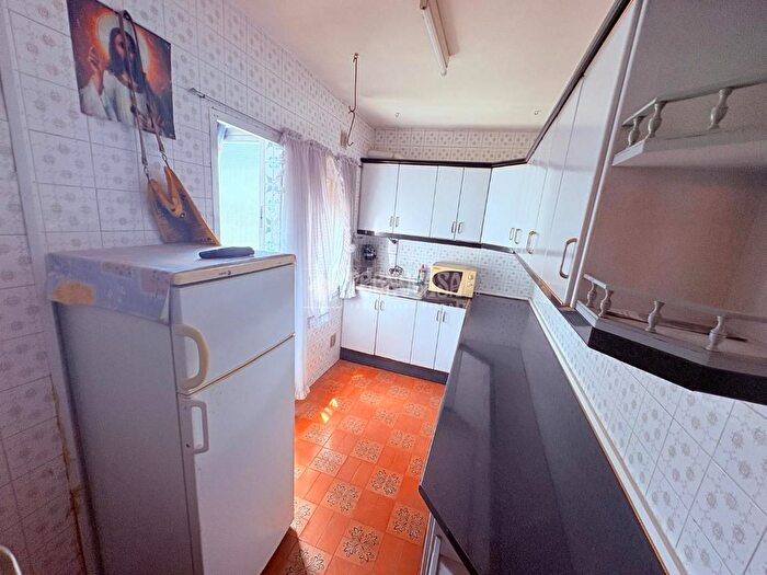 Casas en venta y pisos alquiler - 3