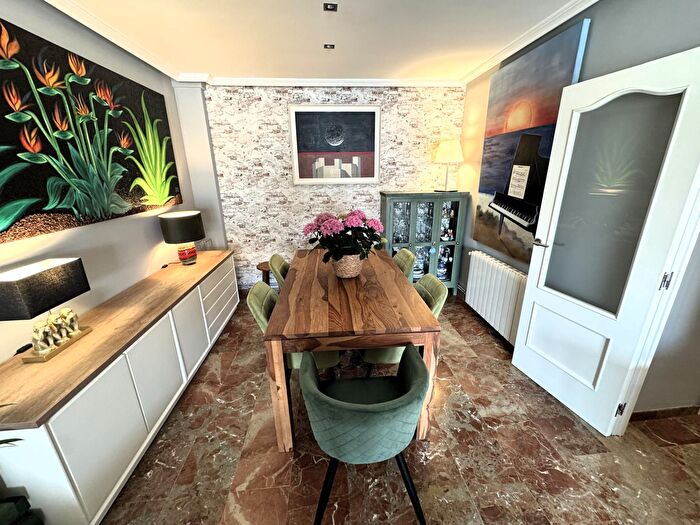 Casas en venta y pisos alquiler - 3