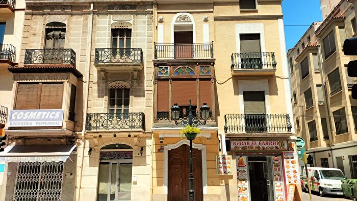 Casas en venta y pisos alquiler - 1