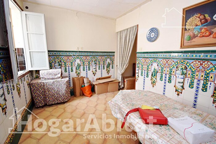 Casas en venta y pisos alquiler - 1