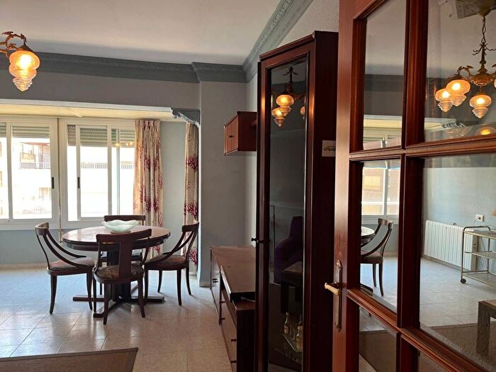 Casas en venta y pisos alquiler - 1