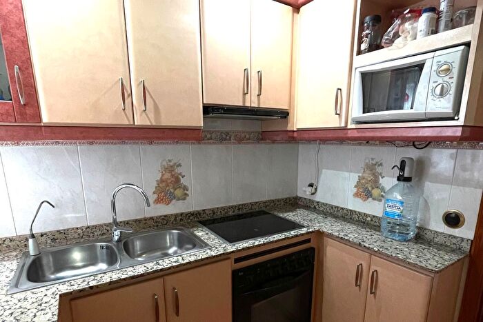 Casas en venta y pisos alquiler - 3