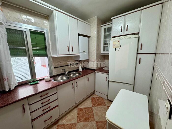 Casas en venta y pisos alquiler - 3