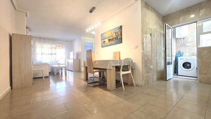 Casas en venta y pisos alquiler - 2