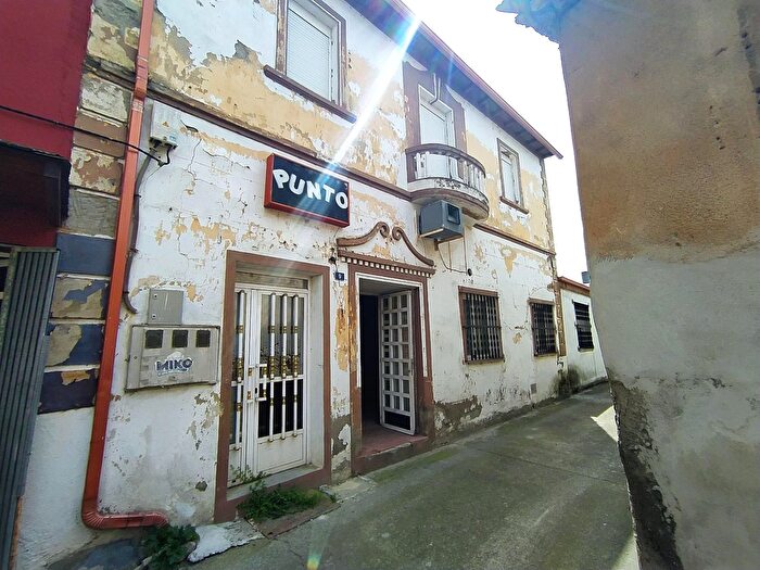 Casas en venta y pisos alquiler - 1
