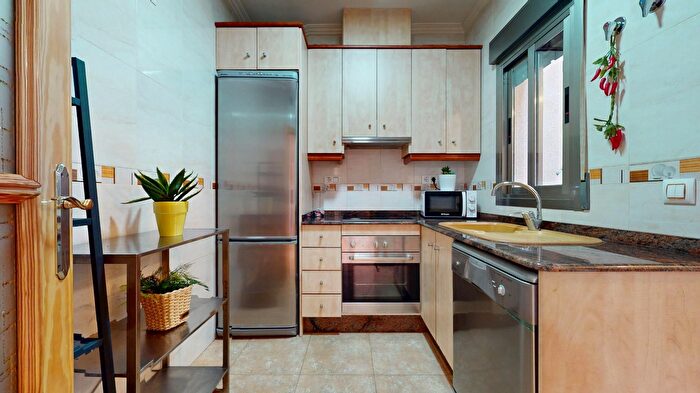 Casas en venta y pisos alquiler - 3