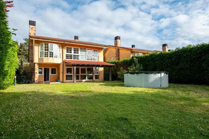 Casa en venta en Galicia, A Coruña de 4 habitaciones