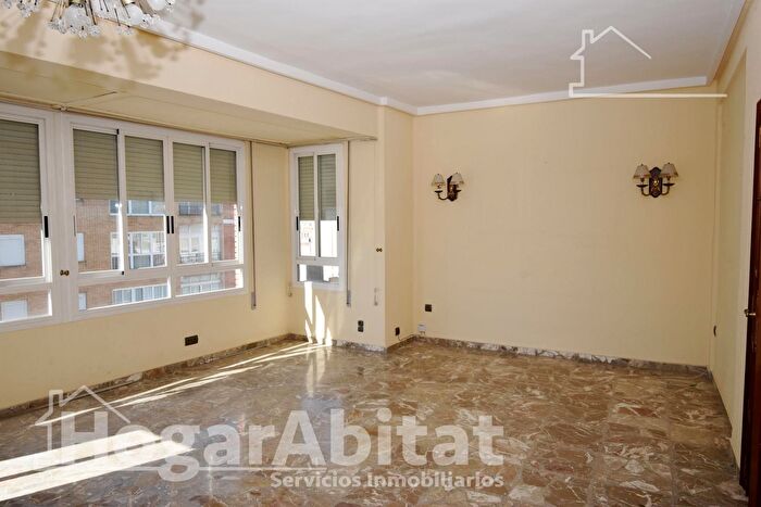 Casas en venta y pisos alquiler - 1