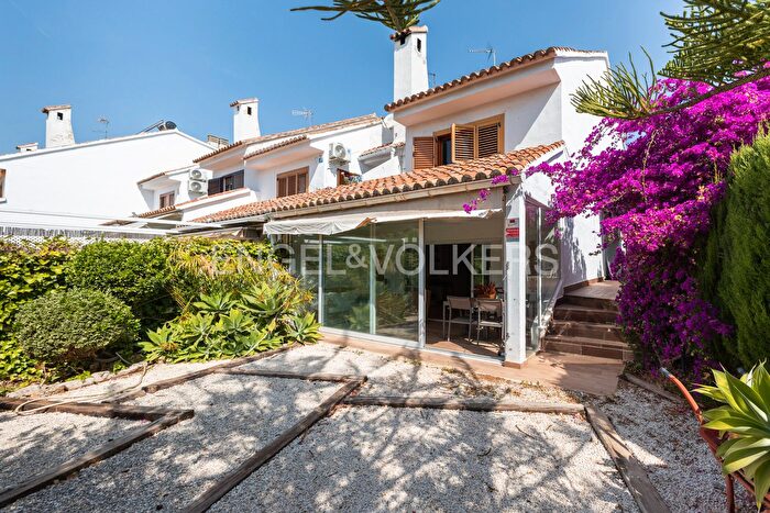 Casas en venta y pisos alquiler - 1