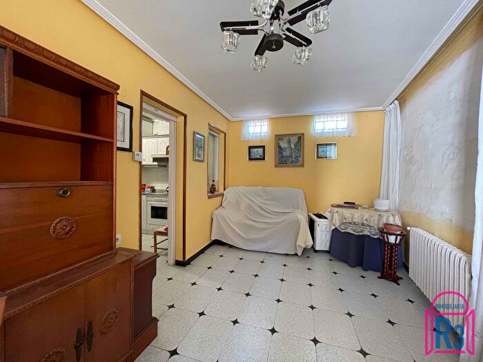 Casas en venta y pisos alquiler - 3