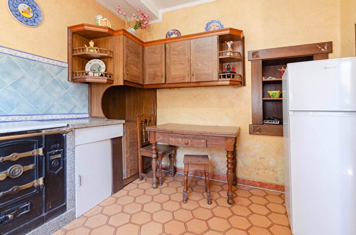 Casas en venta y pisos alquiler - 2