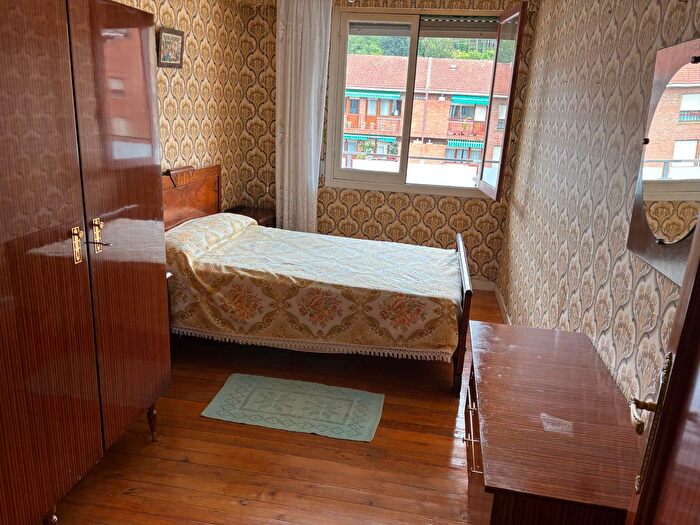 Casas en venta y pisos alquiler - 2