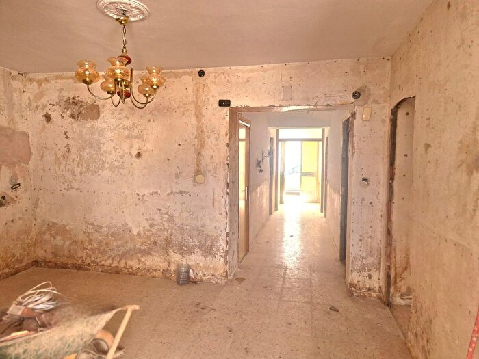 Casas en venta y pisos alquiler - 2