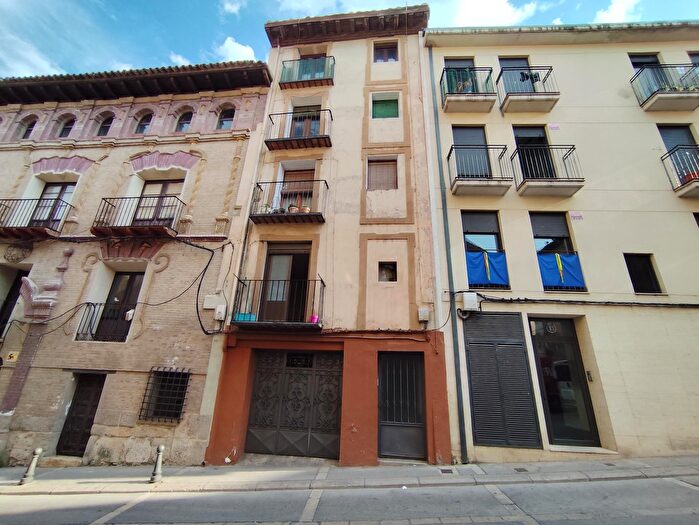 Casas en venta y pisos alquiler - 1