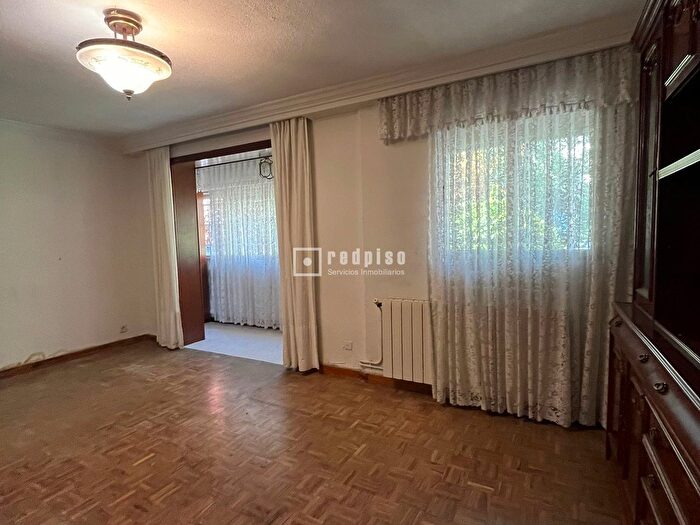 Casas en venta y pisos alquiler - 1