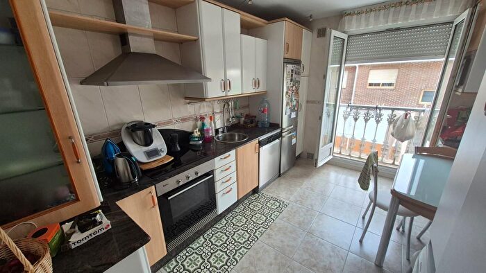 Casas en venta y pisos alquiler - 1