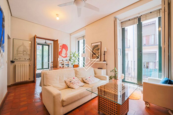 Casas en venta y pisos alquiler - 1