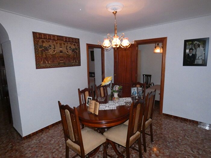 Casas en venta y pisos alquiler - 3