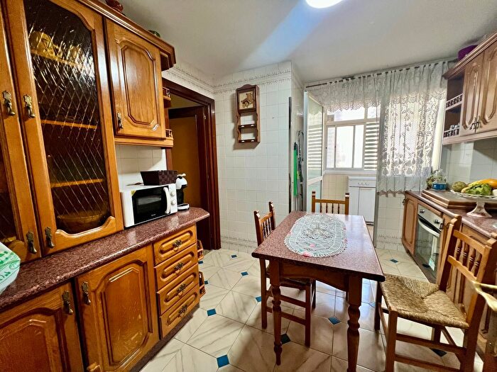 Casas en venta y pisos alquiler - 2