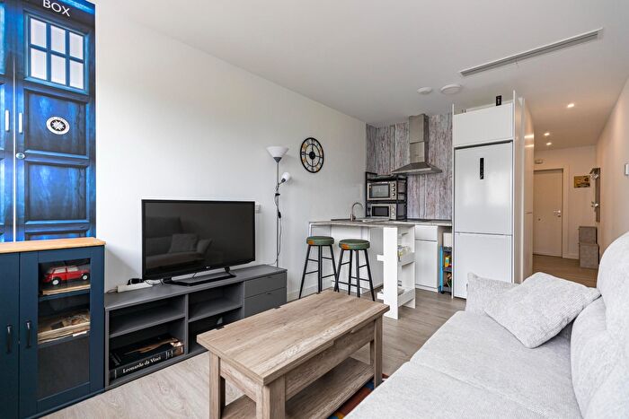 Casas en venta y pisos alquiler - 2