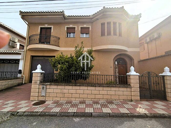 Casas en venta y pisos alquiler - 1