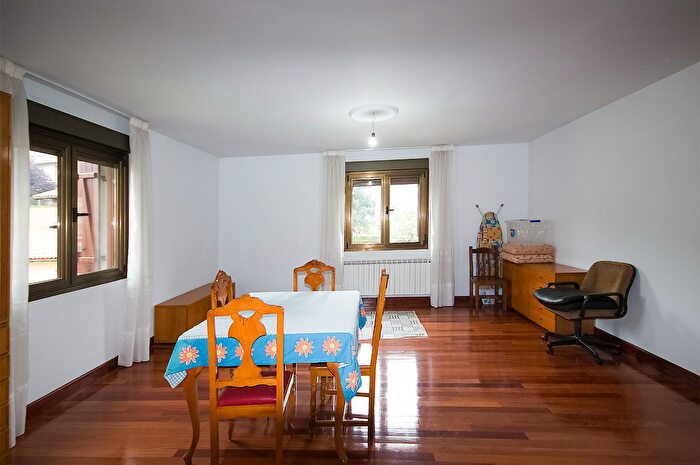 Casas en venta y pisos alquiler - 3