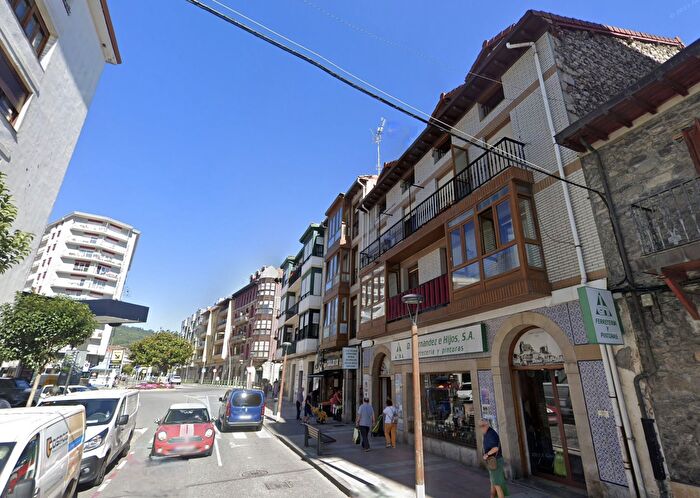 Casas en venta y pisos alquiler - 2