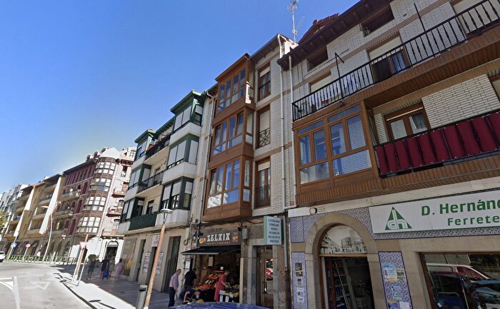 Casas en venta y pisos alquiler - 1