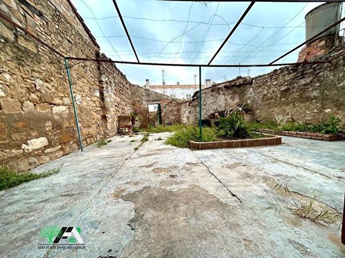 Casas en venta y pisos alquiler - 1